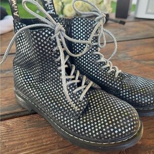 Star Patterned Black Boots